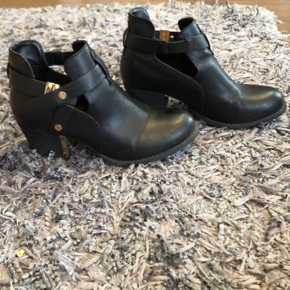 Black Ankle boots - Picture 2 of 9